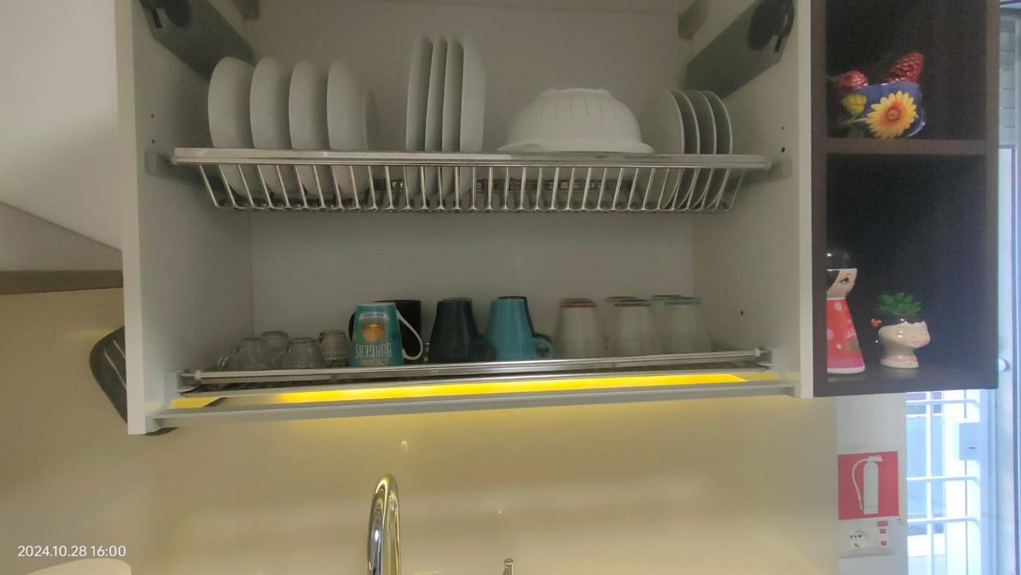 White Living R-home Rom
