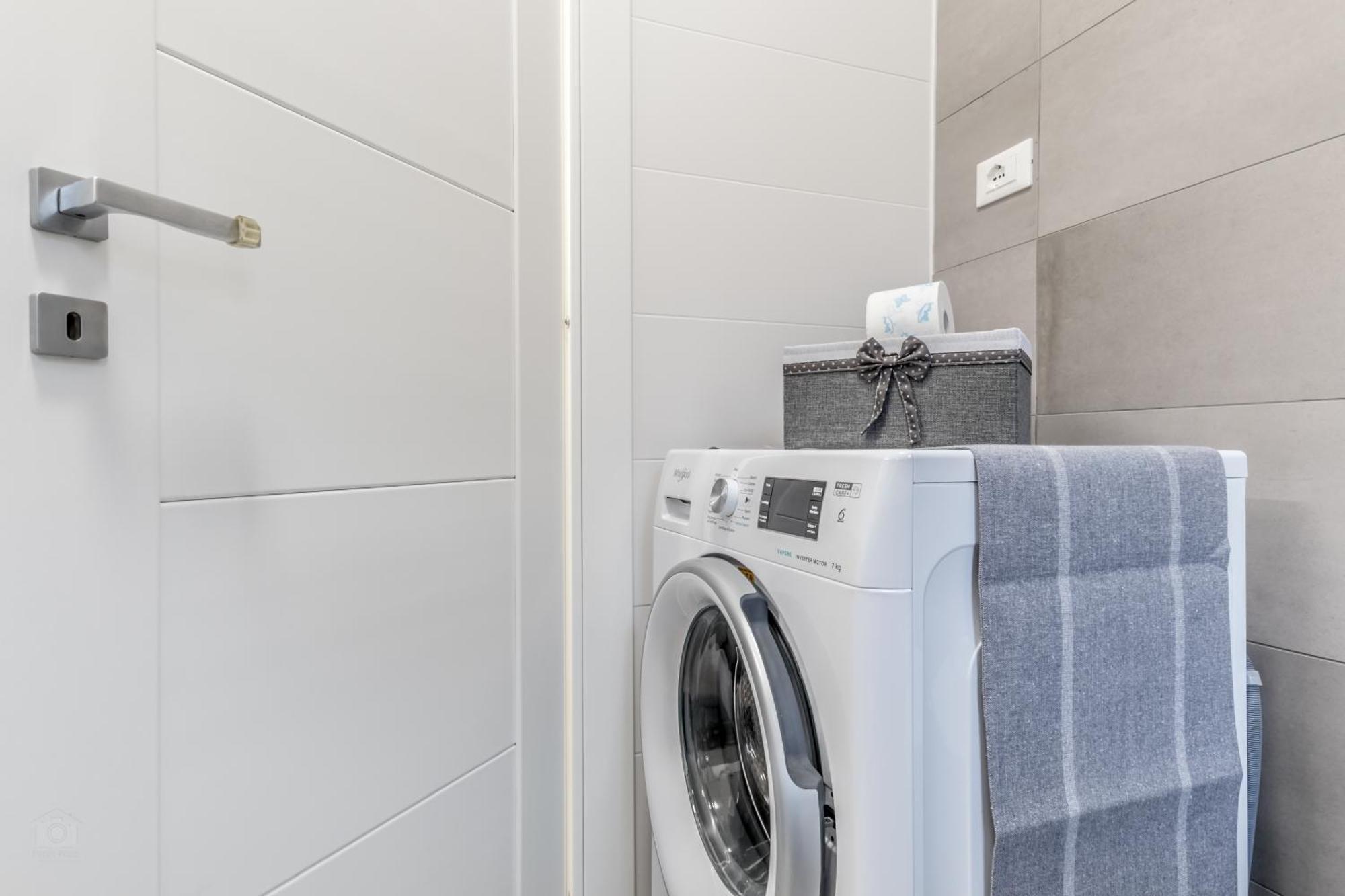 White Living R-home Lägenhet Rom